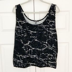 Feathers | Plus Size Black Marble Printed Tank Top